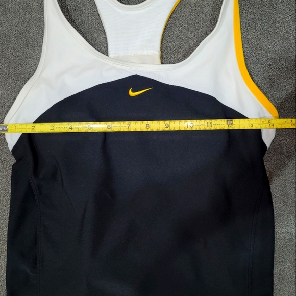 Nike Athletic tank - Picture 3 of 8